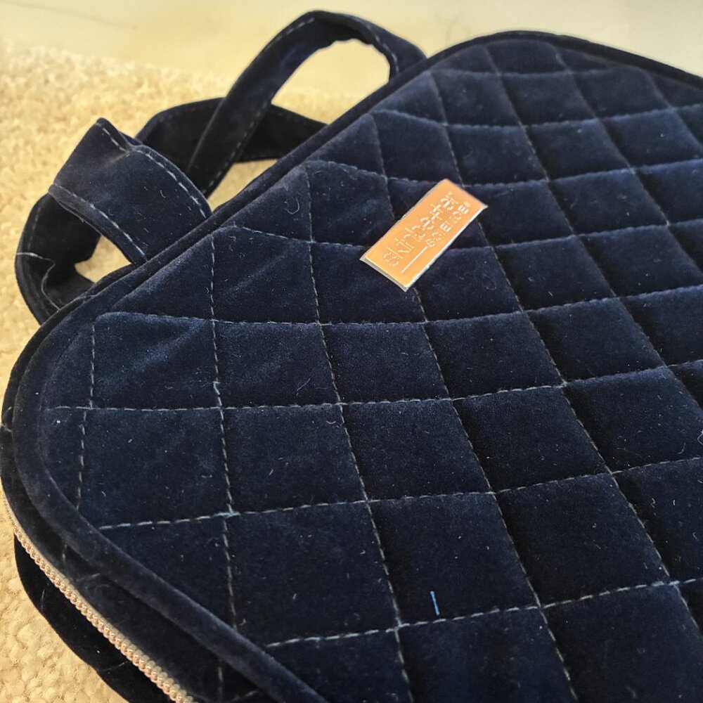 ✨New✨ SkinBetter Science Makeup & Skincare Accessory Velvet Travel Bag - Picture 2 of 7